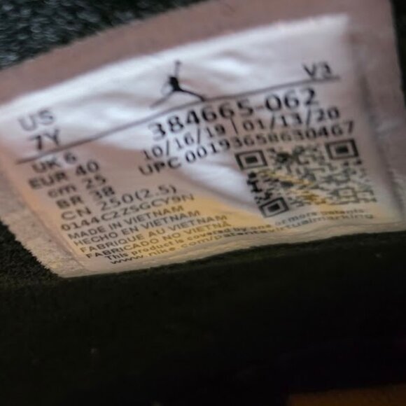 Jordan Youth Air 6 Retro GS 384665 062 Hare - Size 7Y - Picture 12 of 12